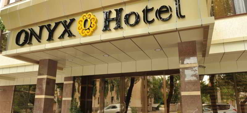 Onyx Hotel Bishkek Exteriör bild