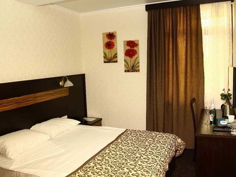 Onyx Hotel Bishkek Exteriör bild